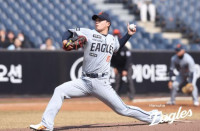 '6삼진 무실점' 대만 투수 왕옌청, 독수리 군단의 새로운 희망