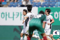 [K리그1 7R] 강원FC, 김대원 선제골+자책골 얹어 대전 2-0 제압…2연승 질주