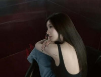 권은비, 붉은 하이힐 신은 워터밤 여신…살짝 드러난 타투까지 과감하네