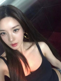 권은비 파격 뒤태…올여름 ‘워터밤’ 또 난리날 듯
