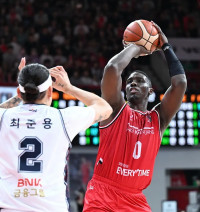정관장, KCC에 91-83 승리… 시리즈 1승 1패 동률